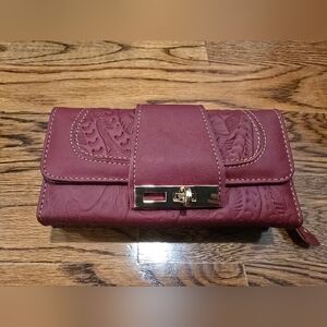 Elegant Burgundy Leather Women's Clutch Wallet